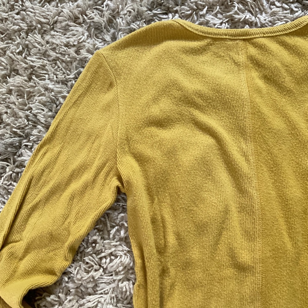 New In Women Mustard Yellow Ribbed Henley Long Sleeve Top Sm Pocket Curved Hem - Picture 10 of 12